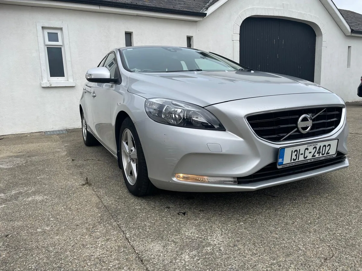 Volvo V40 1.6D 2013 - Image 1