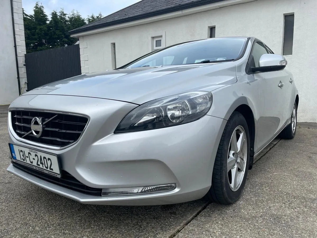 Volvo V40 1.6D 2013 - Image 2