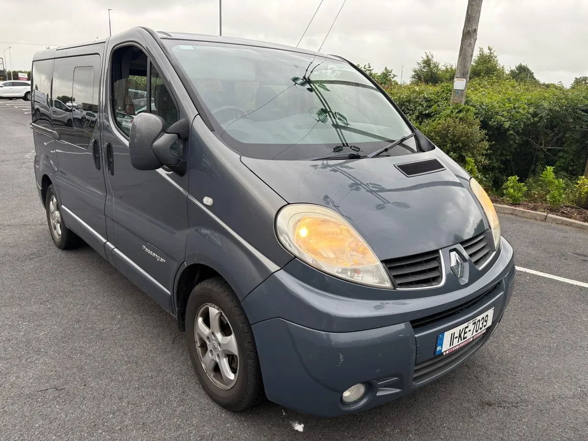 2011 RENAULT TRAFFIC WHEEL CHAIR ACCESSIBLE - Image 1