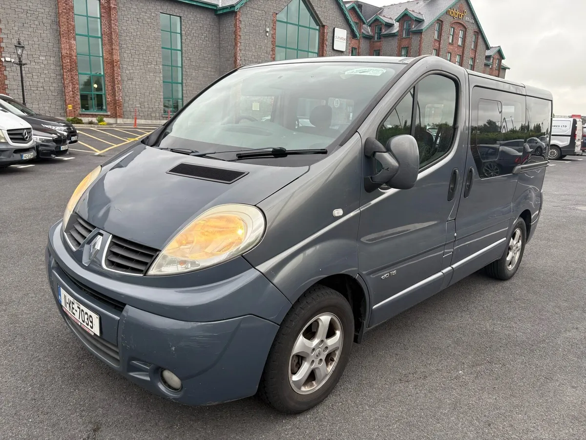 2011 RENAULT TRAFFIC WHEEL CHAIR ACCESSIBLE - Image 2