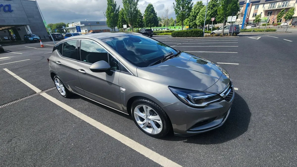 Opel Astra 2017 - Image 1