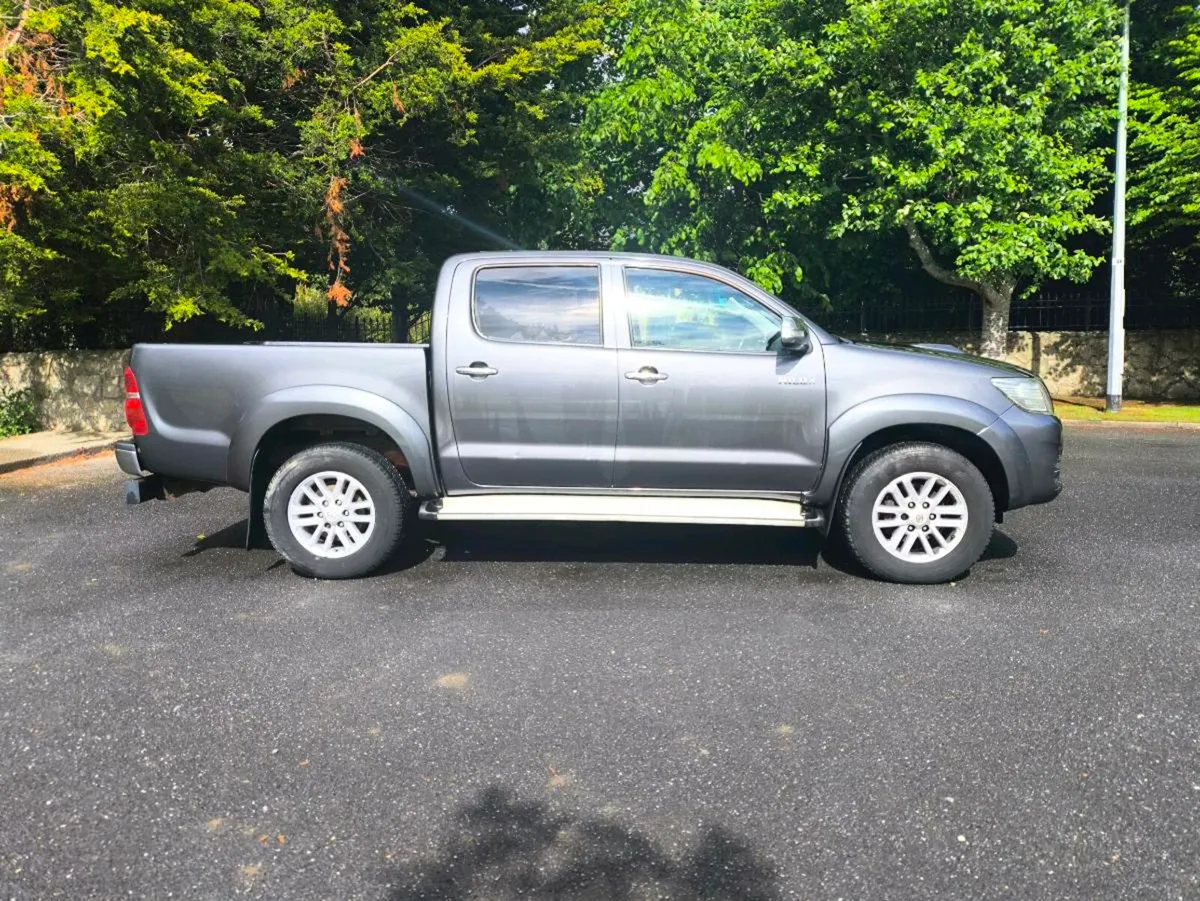 2015 HILUX ICON D4D - Image 4