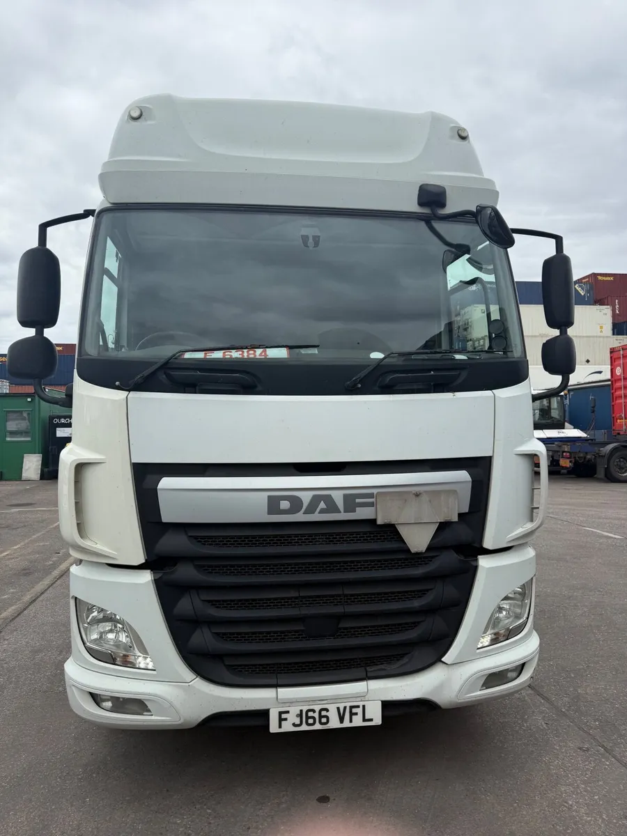 DAF Cf TRACTOR UNIT ( 2016 ) - Image 3