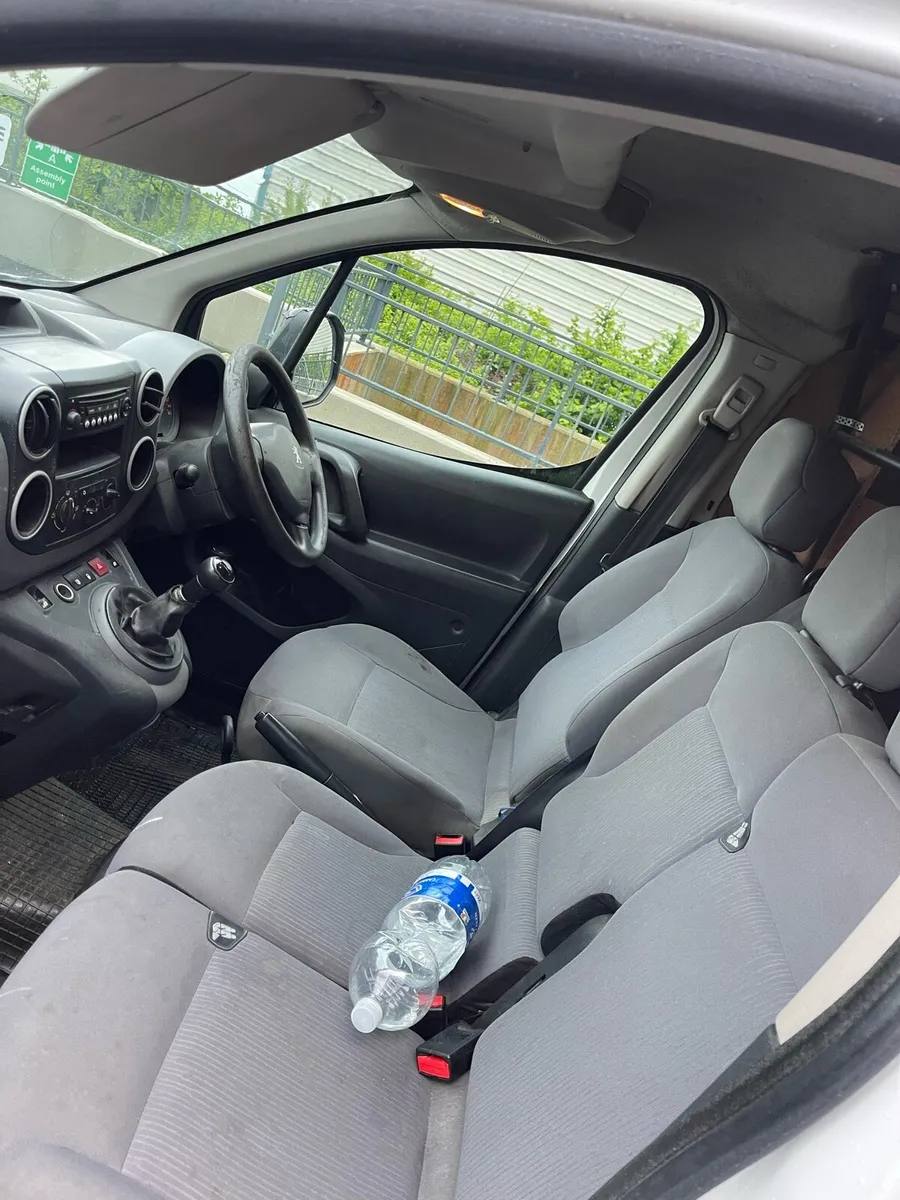 Peugeot Partner LWB/ 3 seater - Image 4