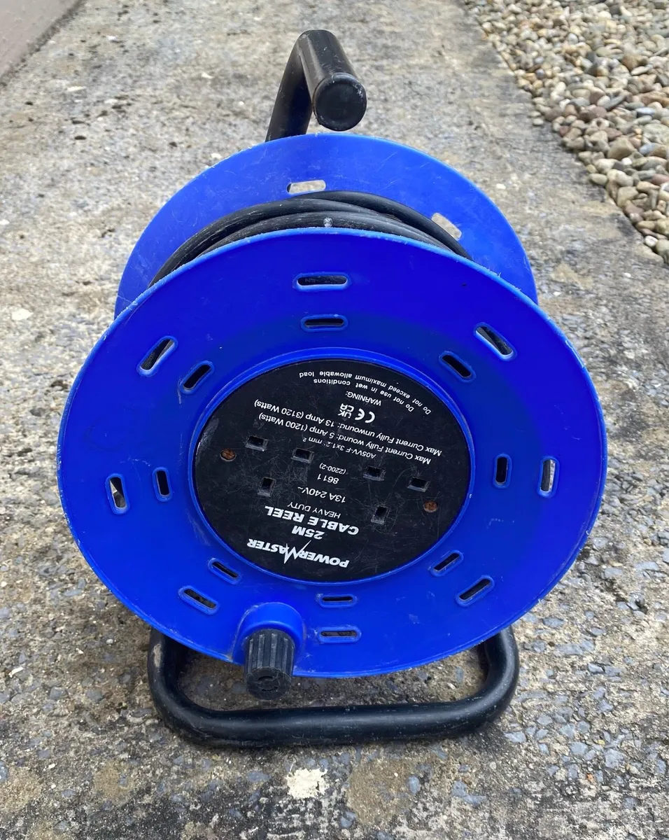 PowerMaster 25m 220V Cable Reel - Image 1