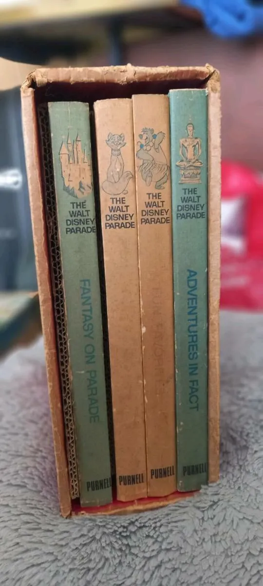 Vintage Walt Disney 4 Book Boxset complete set - Image 2