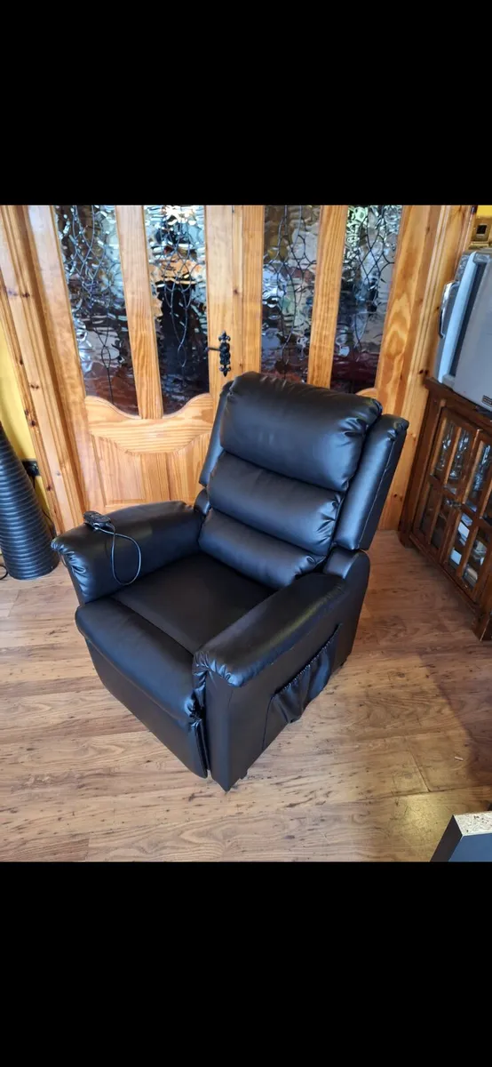 Electric riser recliner armchair - Image 4