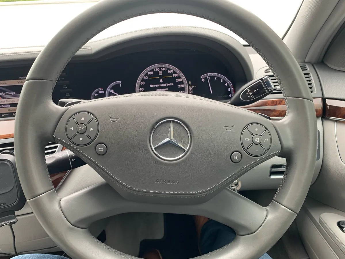 Mercedes Steering Wheel - Image 1