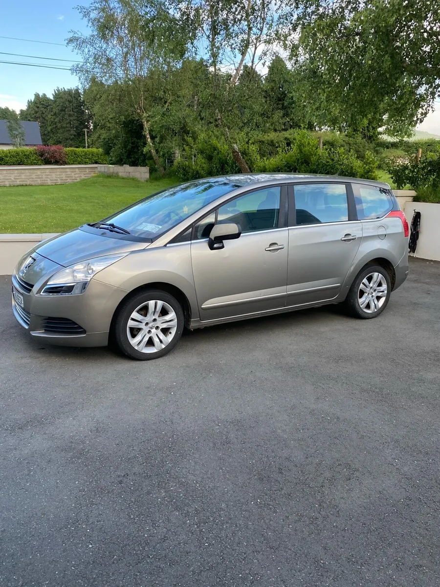 Peugeot 5008 - Image 1