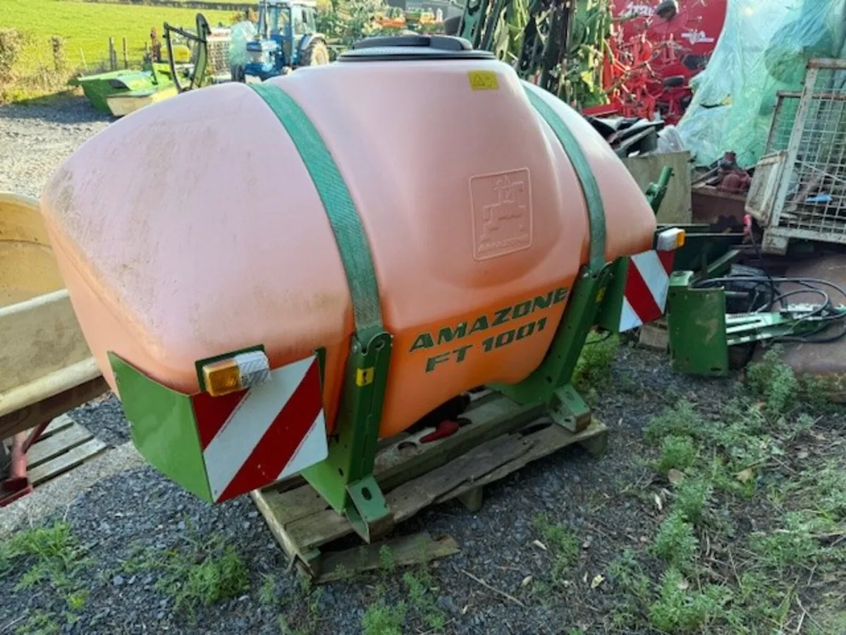 Used  Amazone FT1001 Front Sprayer Tank - Image 1