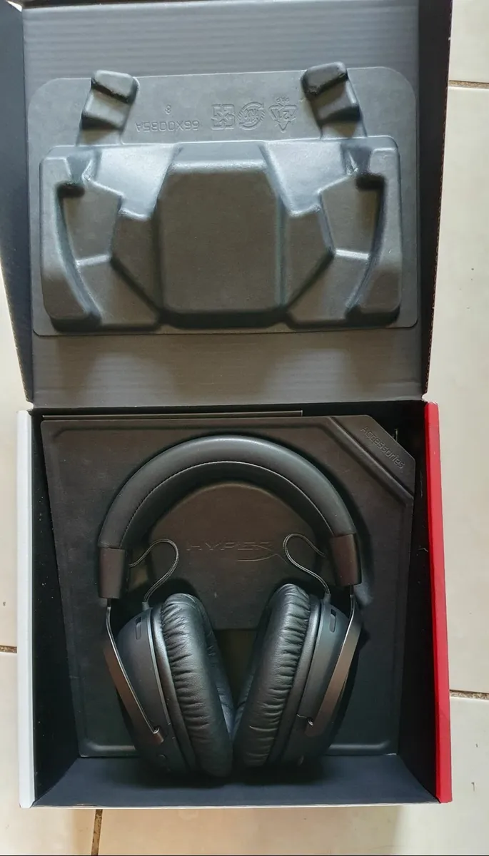wireless gaming headset never used - Image 3