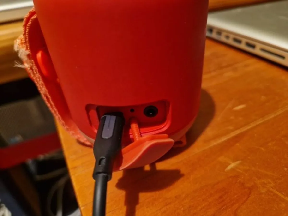 SONY Bluetooth Speaker, Model SRS-XB12 - Image 3