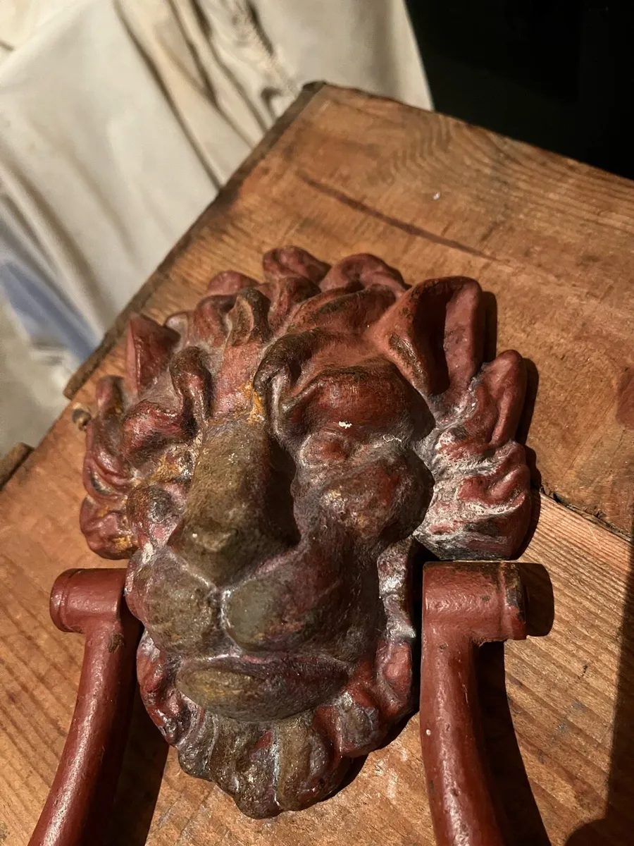 Antique cast iron door knocker - Image 2