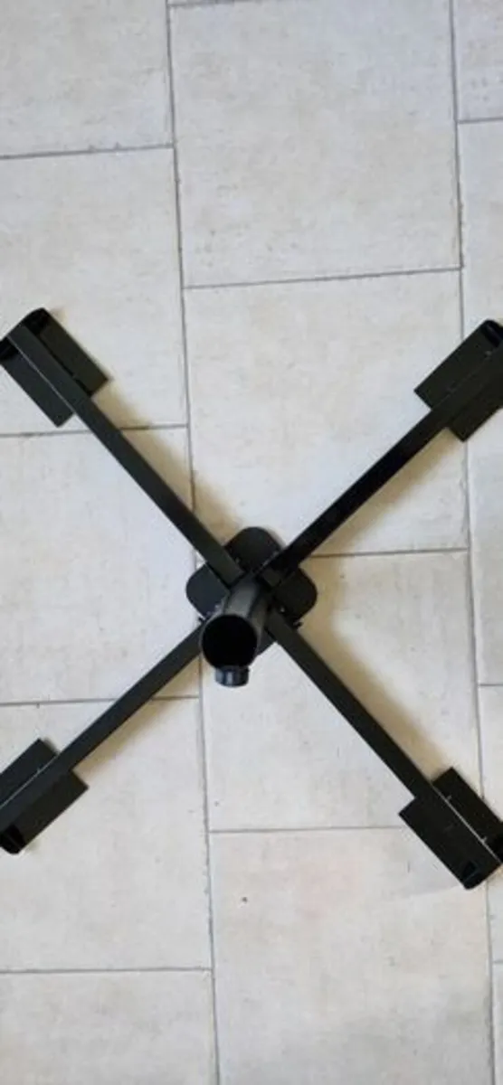 NEW Heavy Parasol Stand, never used, high quality - Image 1