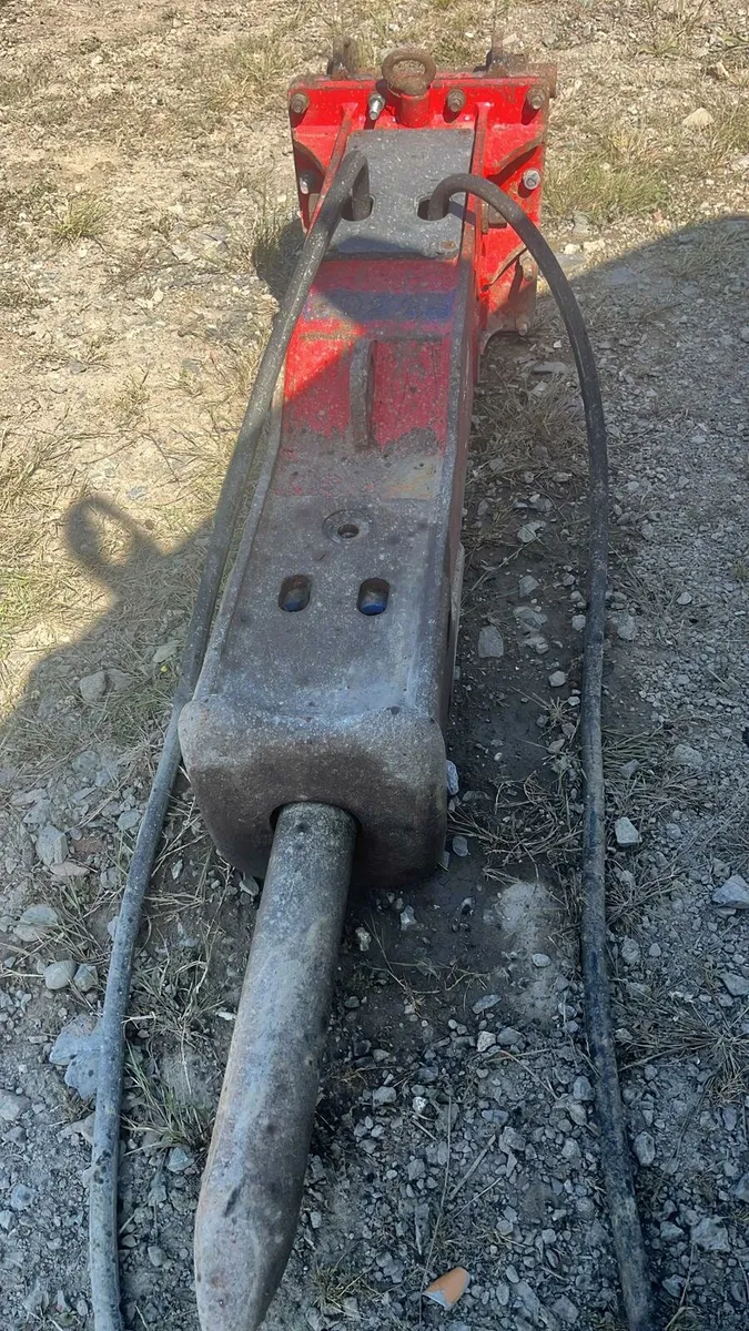Breaker and riddle bucket - Image 4