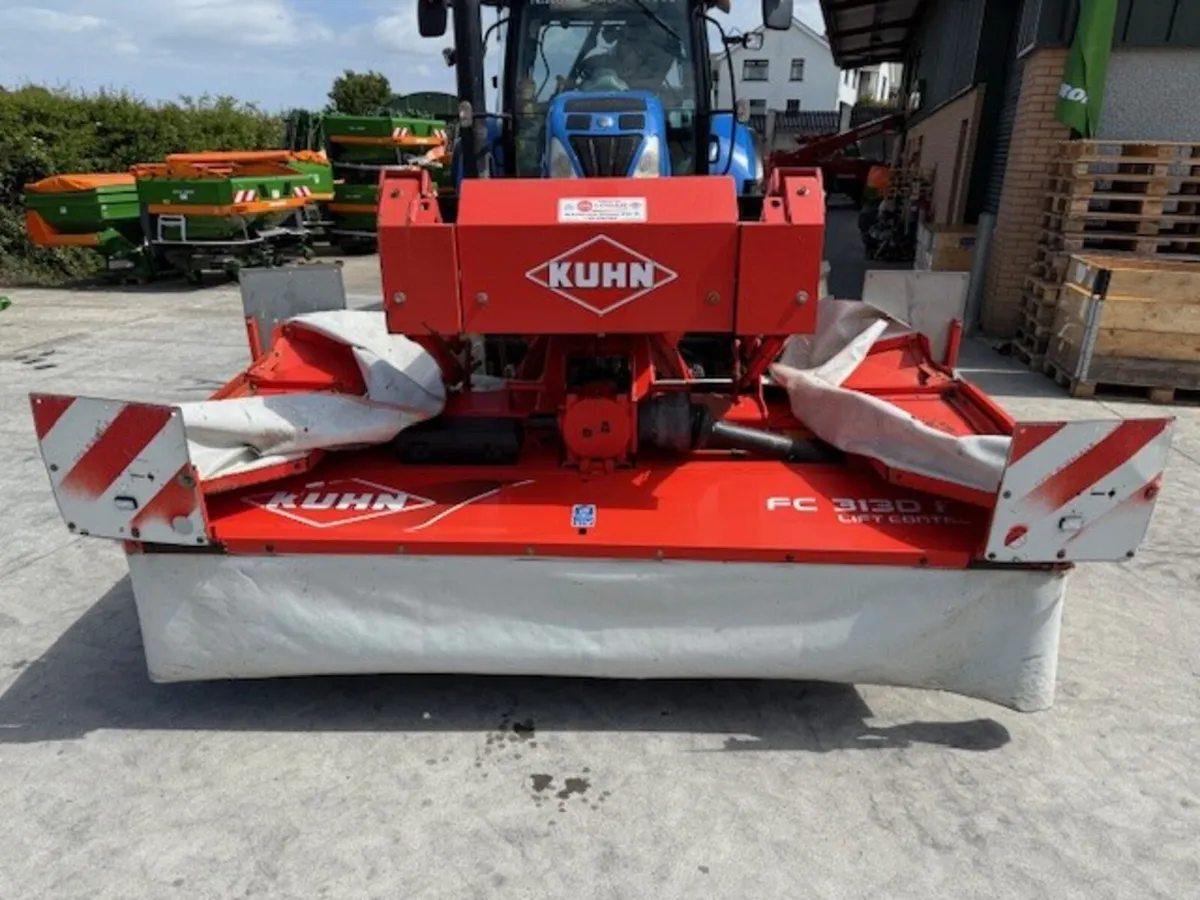 Used KUHN FC313D Front Conditioner Mower - Image 2