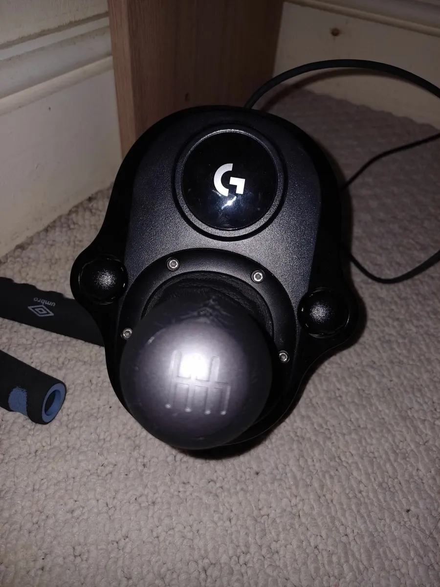 New logitech g29 with pedals and shifter - Image 4