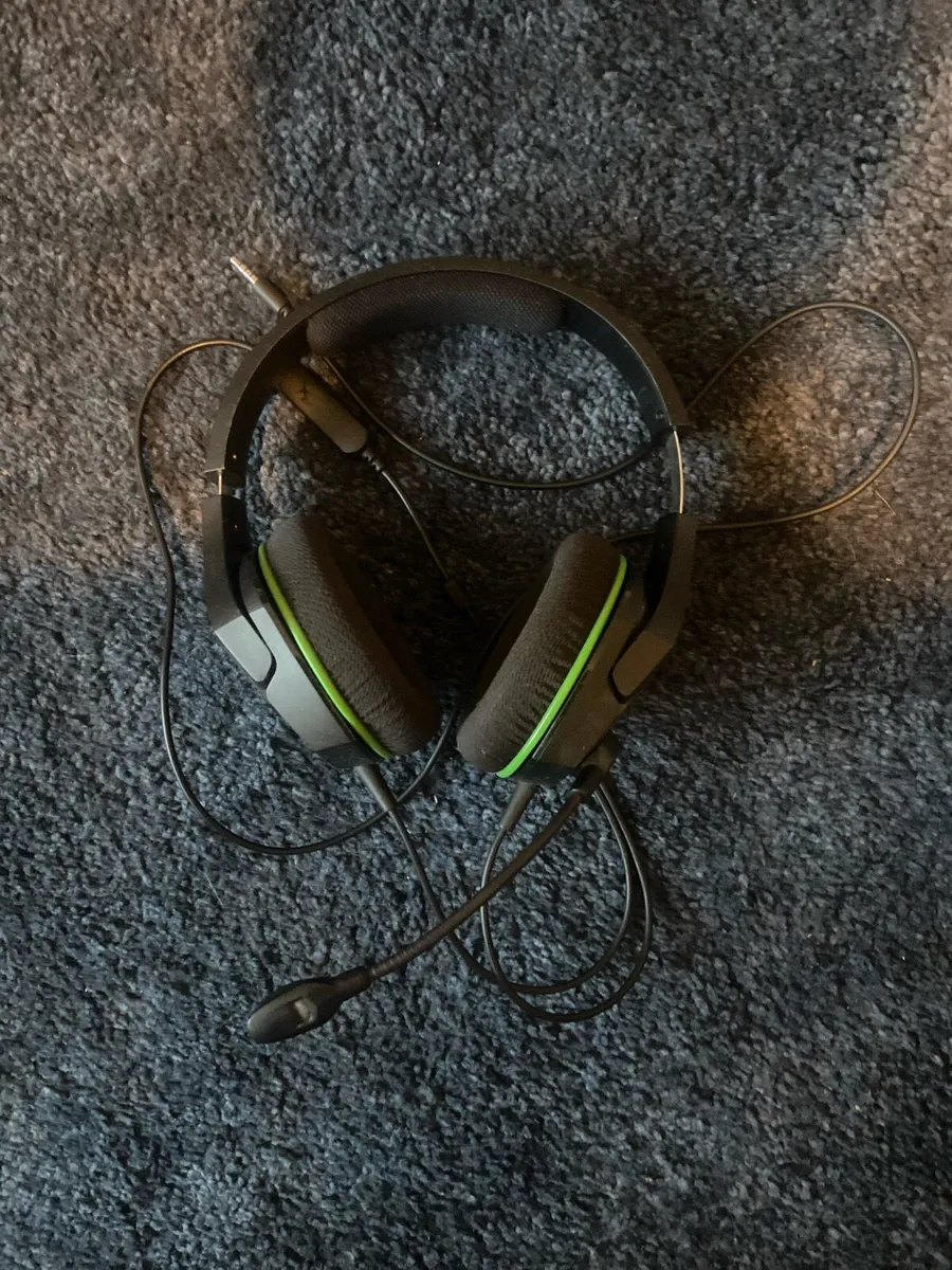 Xbox 1 and accessories - Image 4