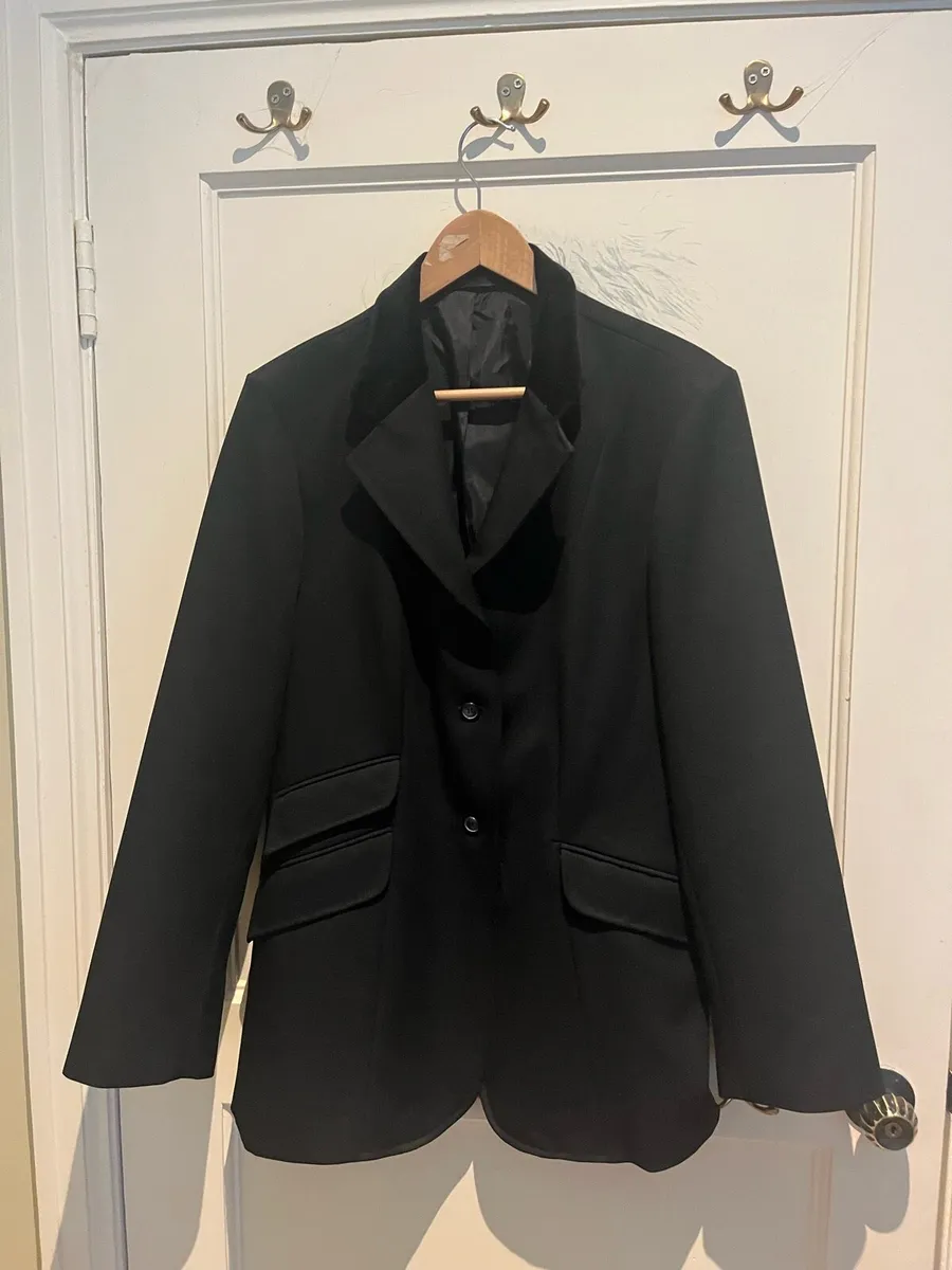 Show jacket size 18 - Image 1