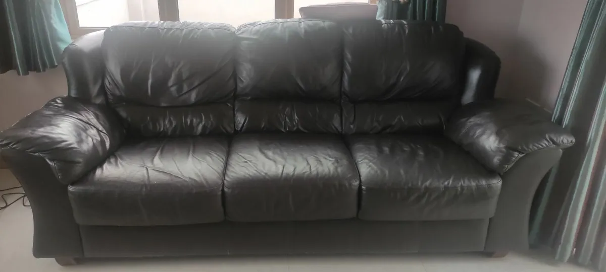 Leather suite *FREE* - Image 3