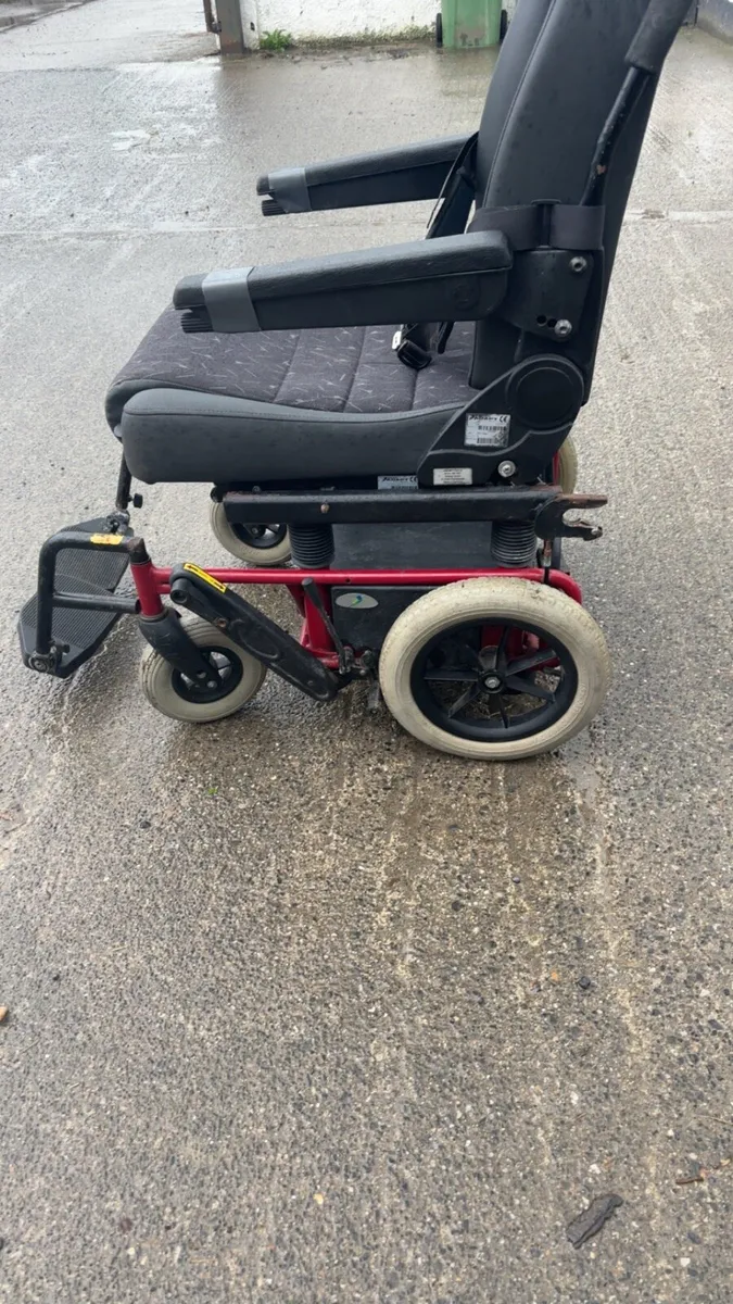 Wheel chair for sale - Image 1