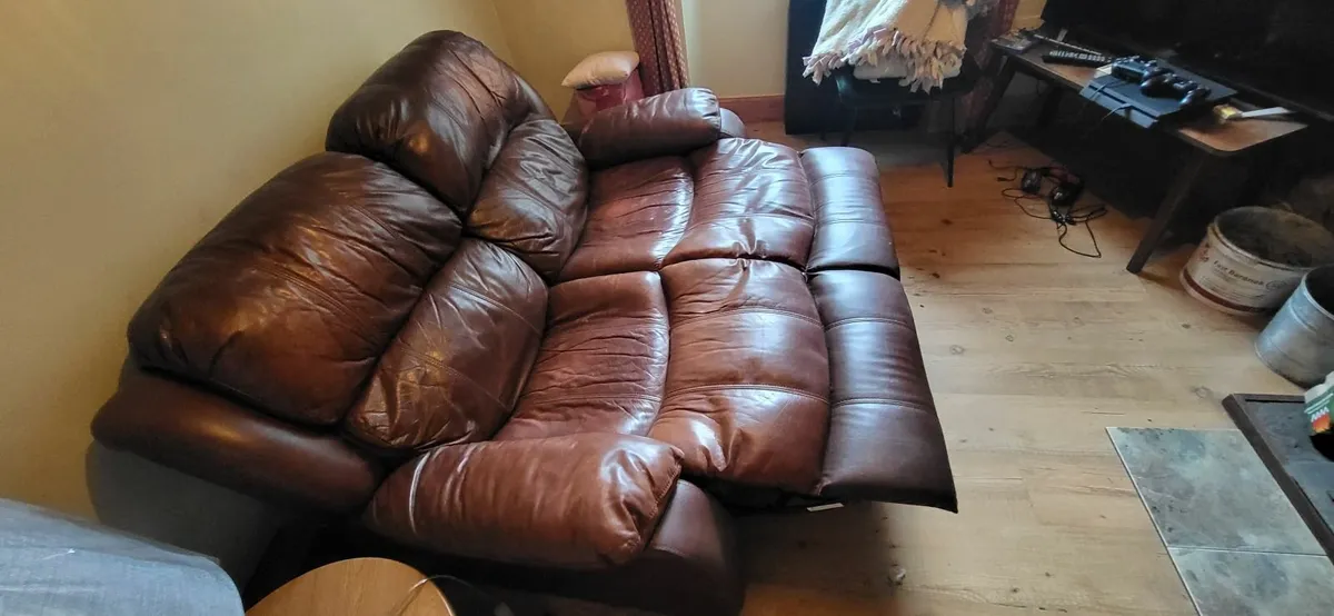 2  Seater leather recliner couch - Image 2
