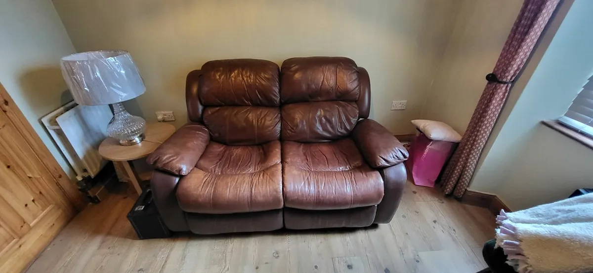 2  Seater leather recliner couch - Image 3