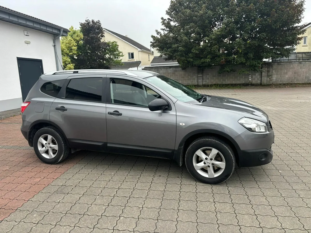 141 Nissan Quasqai 7 seats Nct 6/26 - Image 4