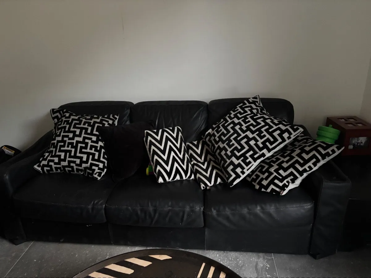Leather couch - Image 3