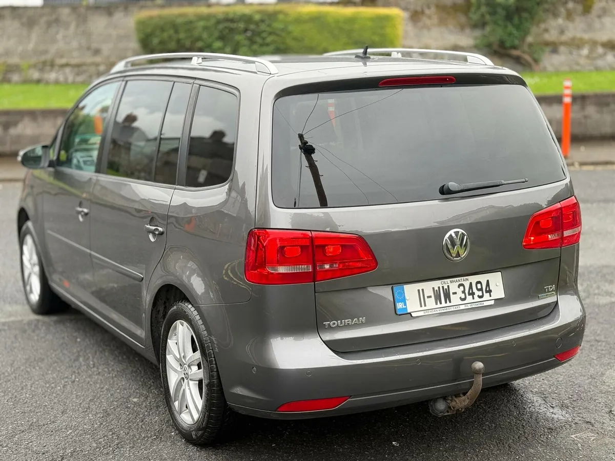 2011 Volkswagen Touran 1.6Tdi 7 Seater - Image 4
