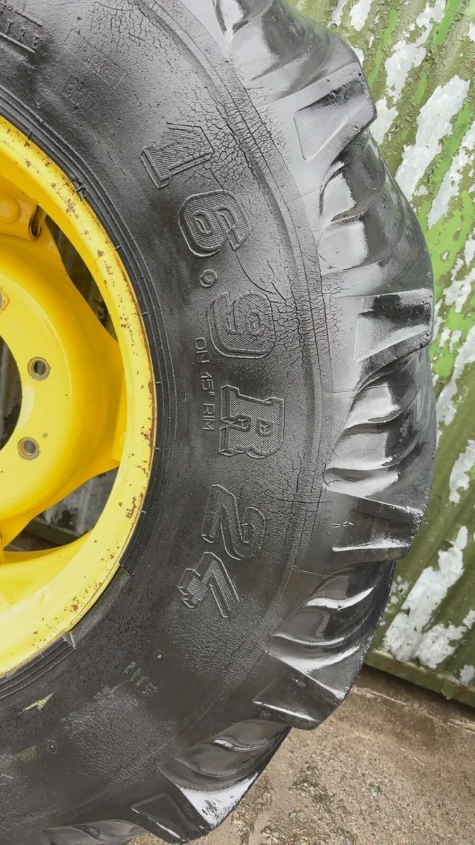 16.9 R24 john deere wheels - Image 2