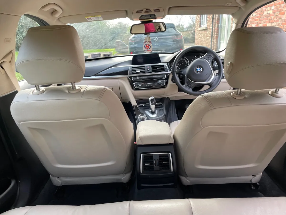 BMW 3-Series 2018 Automatic - Image 2