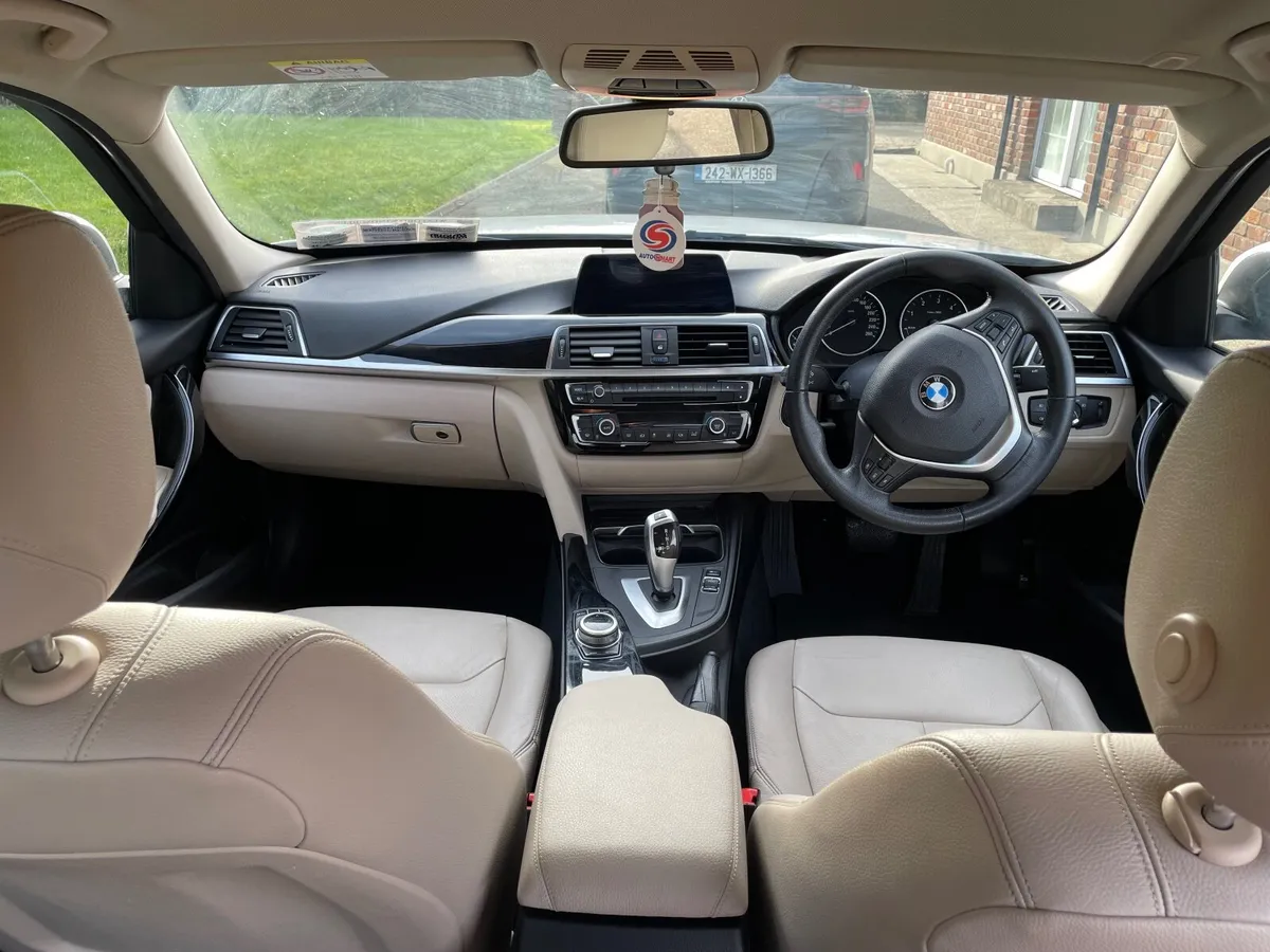 BMW 3-Series 2018 Automatic - Image 3