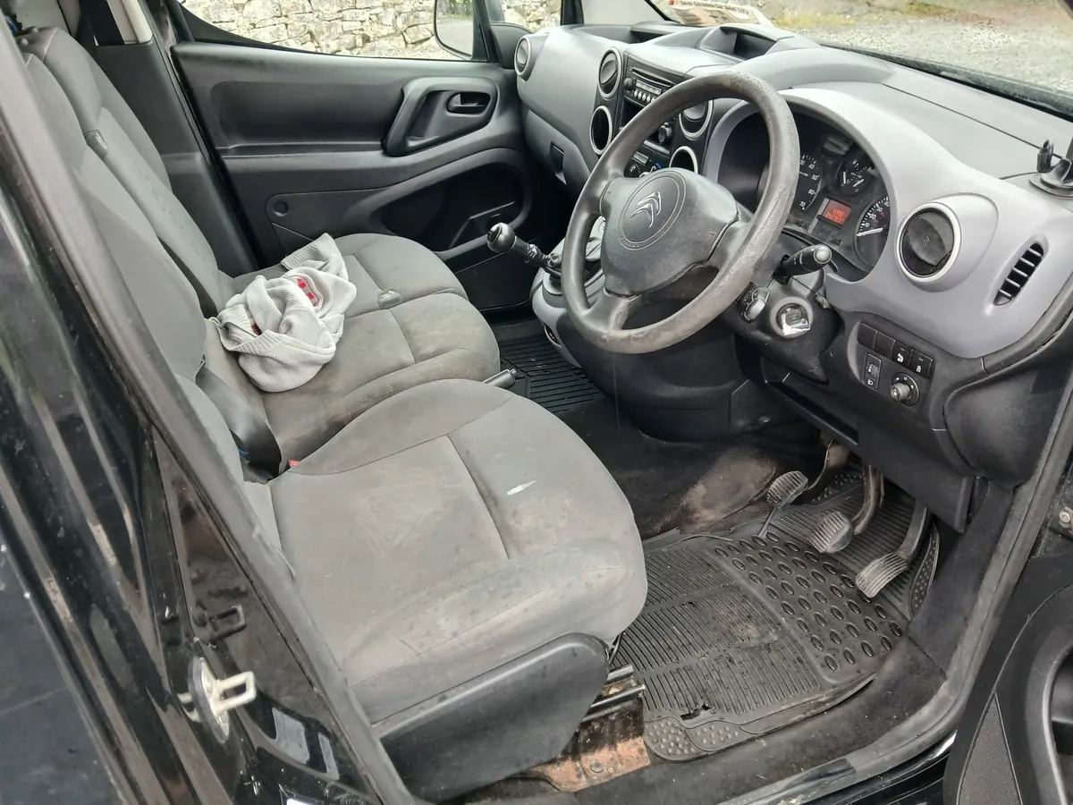 Black Citroen Berlingo 2015 3 seater tested - Image 4