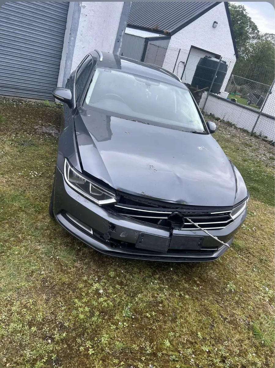 2017 VW Passat - Image 3