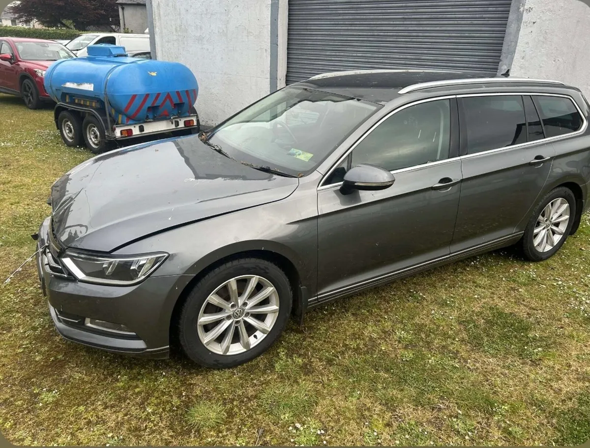 2017 VW Passat - Image 4