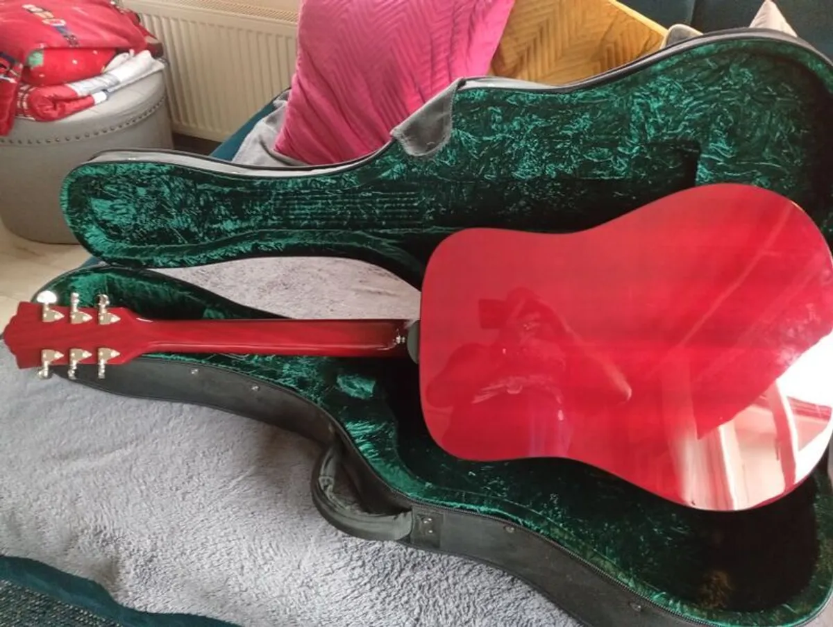 Guild D120 acoustic guitar - Image 3