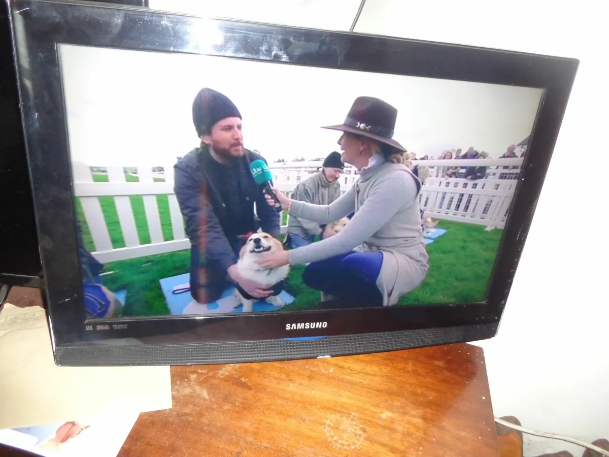 samsong 26 inch television. - Image 4