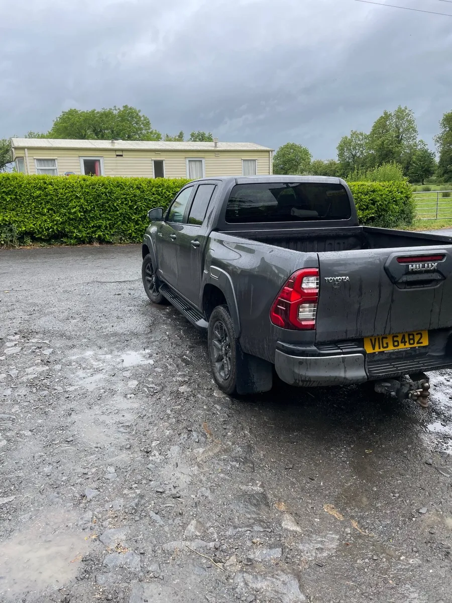 Toyota Hilux 2021 - Image 2