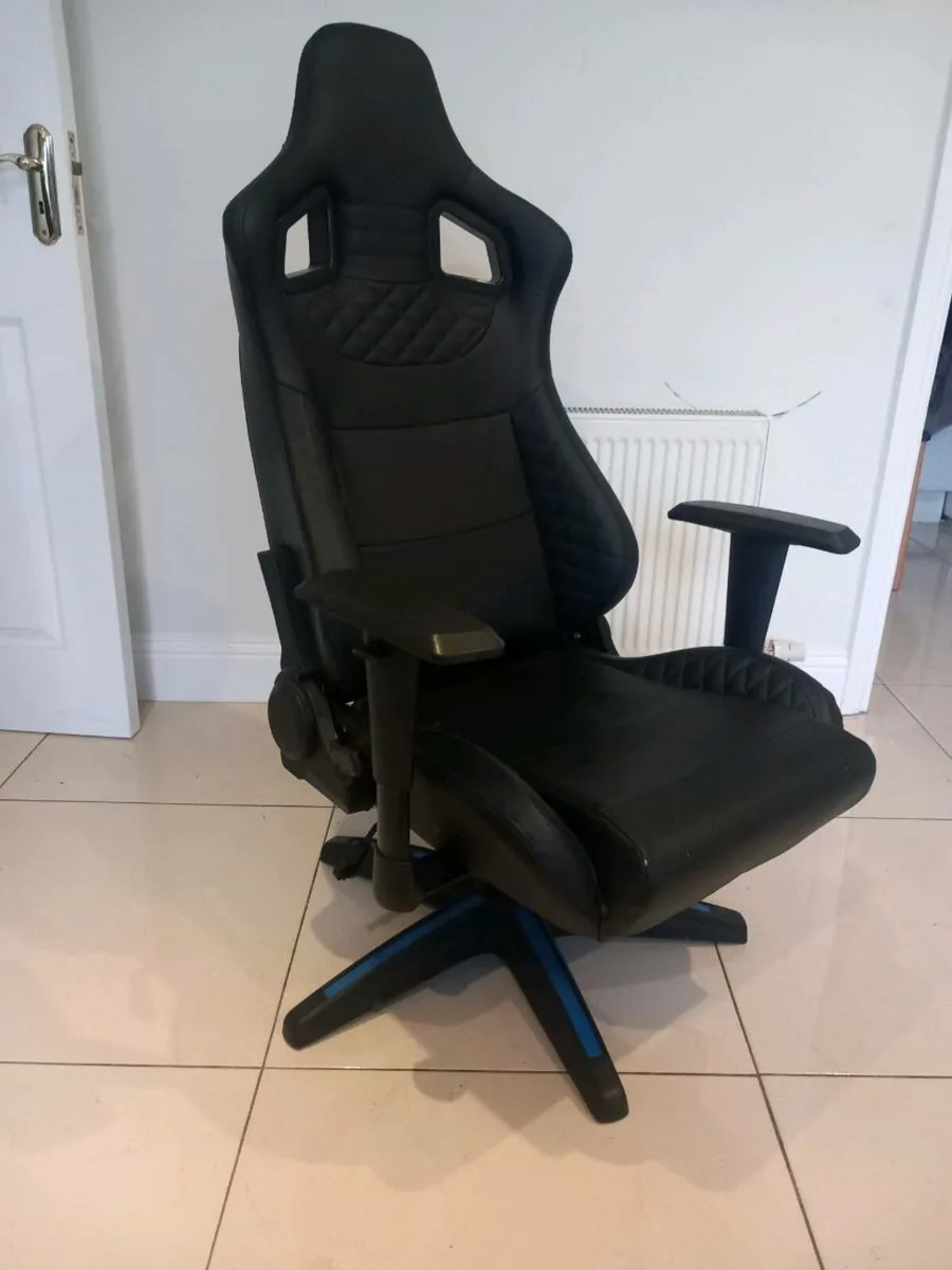 Gaming chair - Image 1