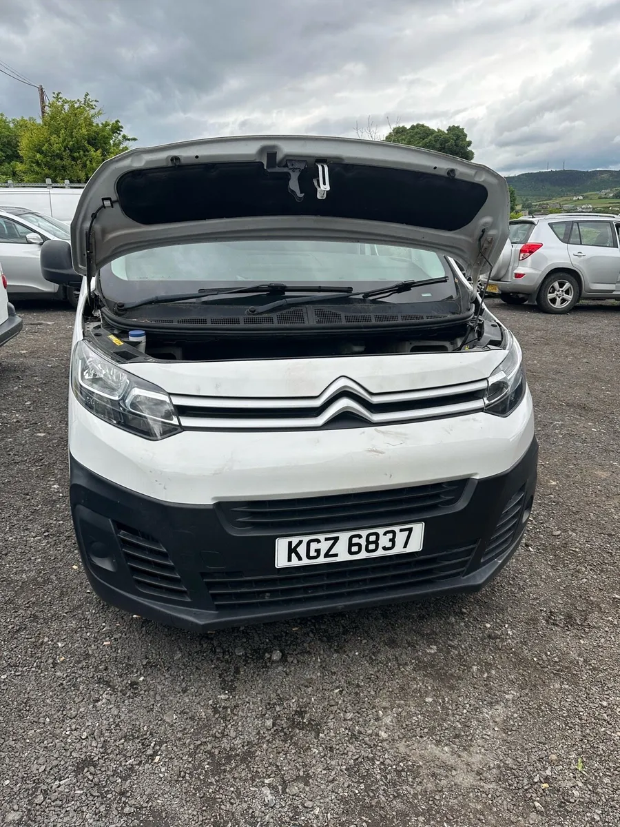 2018 Citroen dispatch for breaking or complete - Image 1