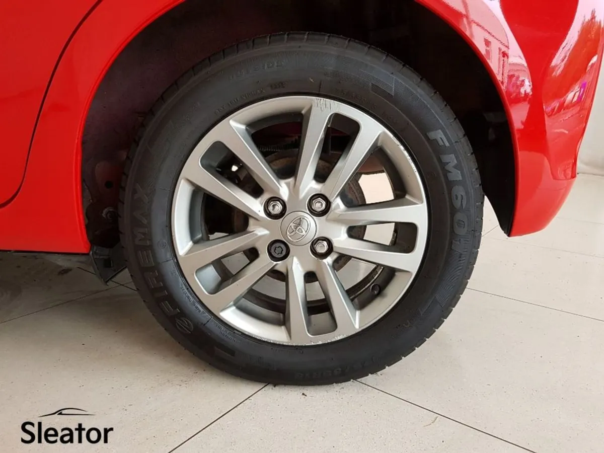 Toyota Yaris 1.33 Vvti Icon 5DR - Image 4