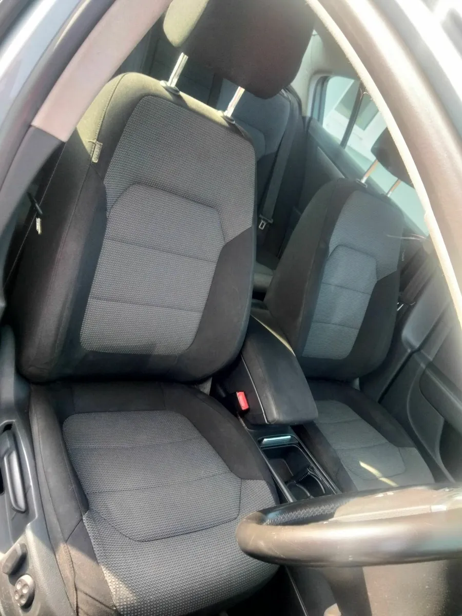 Volkswagen Passat 2012 - Image 4