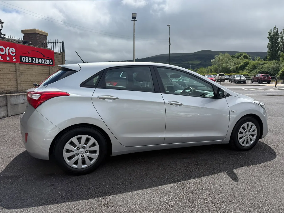Hyundai i30  * * ONLY 71k - Image 4