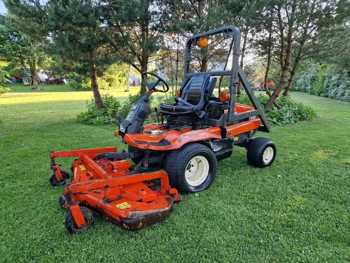 Kubota F3060 ride on mower lawnmower - Image 3