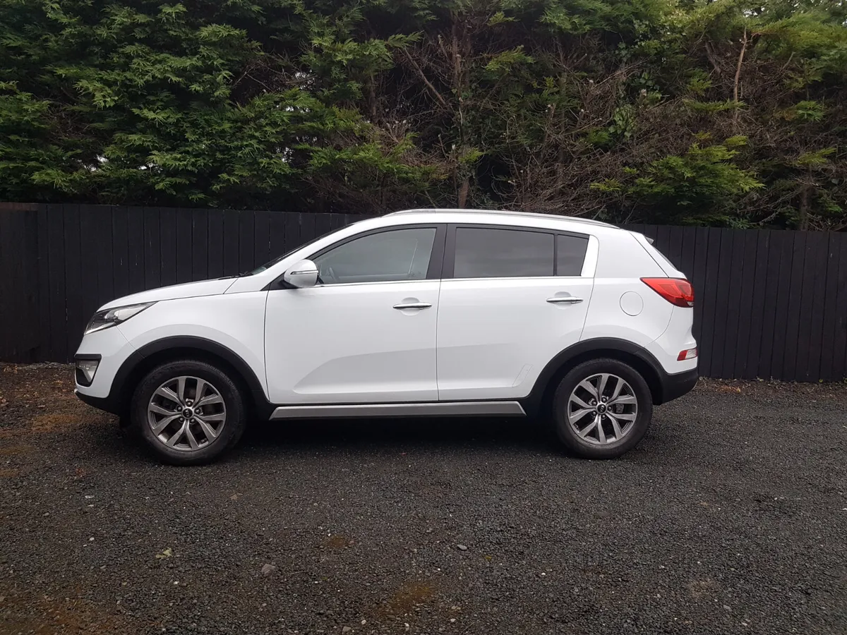 141 SPORTAGE .. LEATHER SEATS..NCT TODAY - Image 4