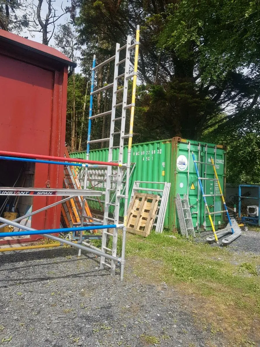 Scaffolding towers - Image 2