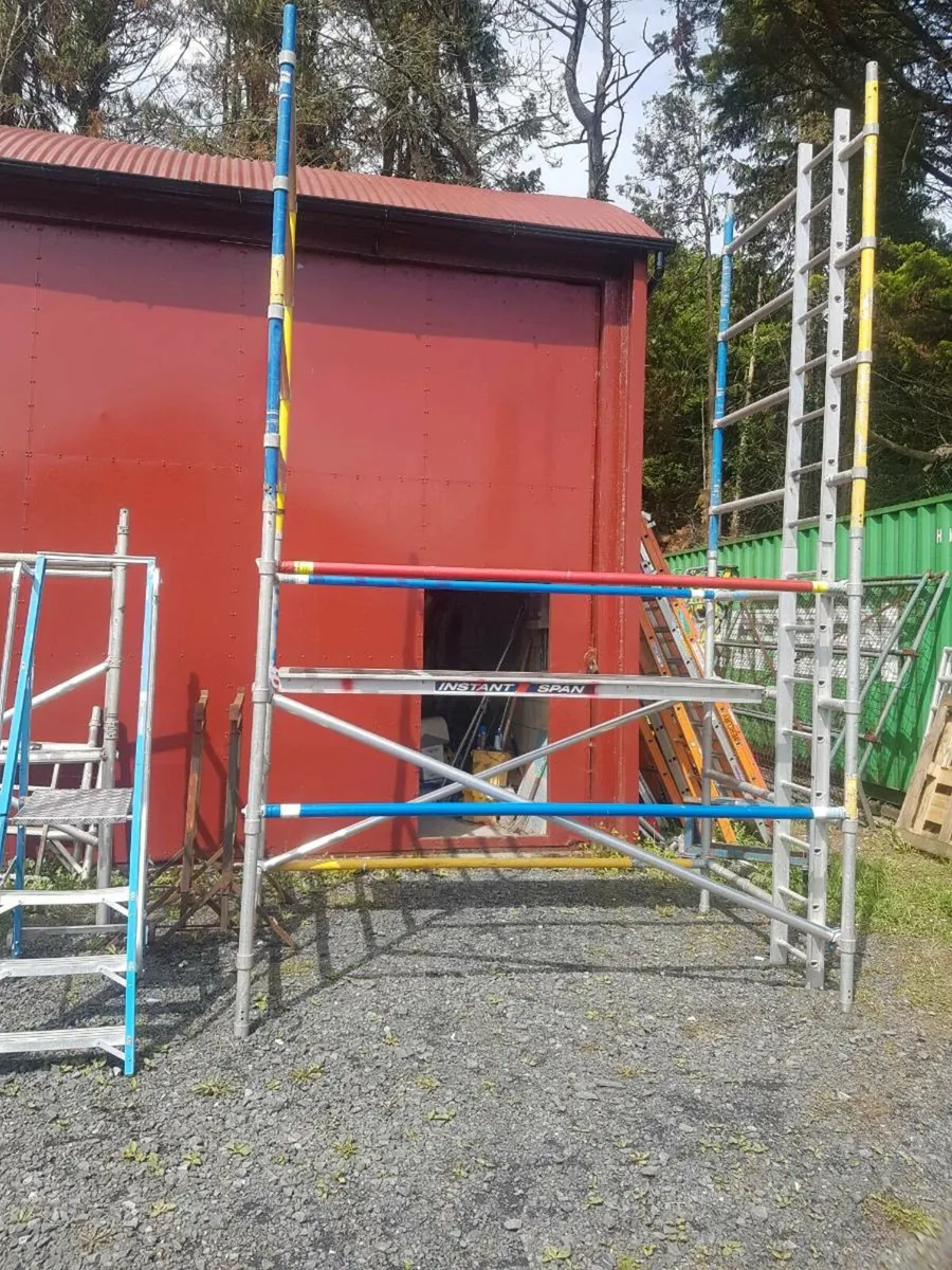 Scaffolding towers - Image 3