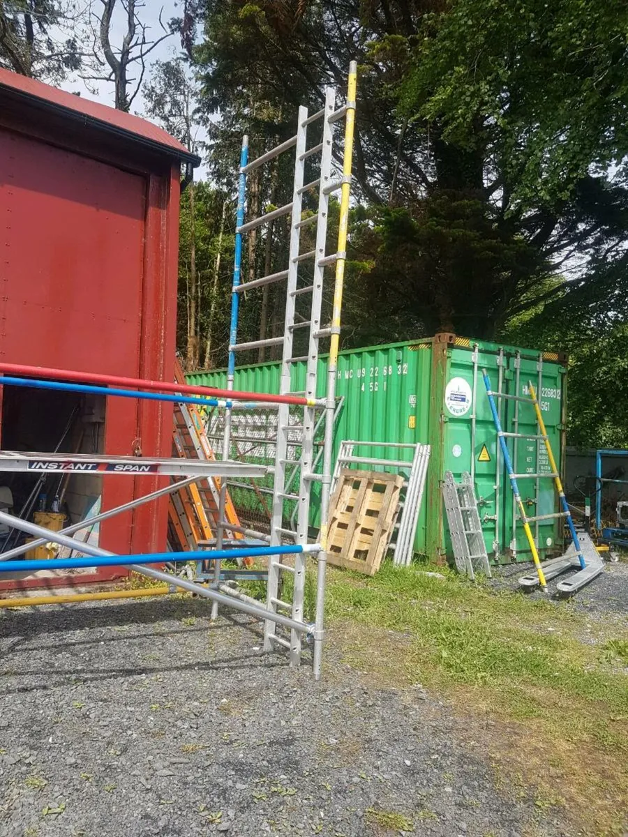 Scaffolding towers - Image 4