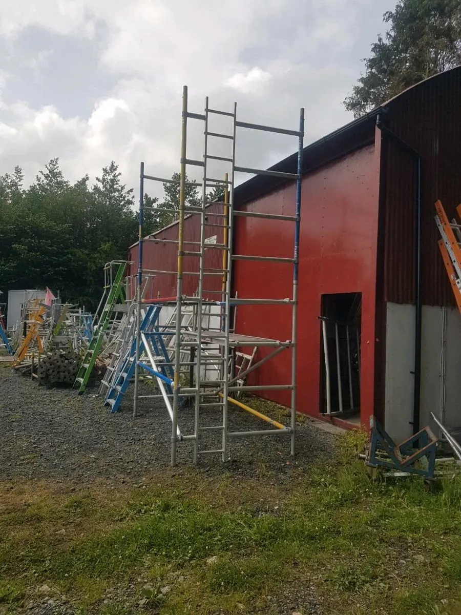 Scaffolding towers - Image 1
